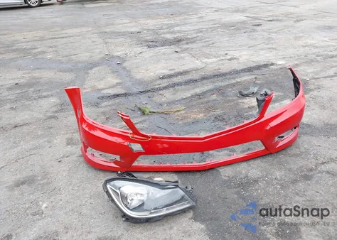 2015 Mercedes-Benz C 350 Sport 4Matic z USA, uszkodzony, nr VIN WDDGJ8JBXFG366290